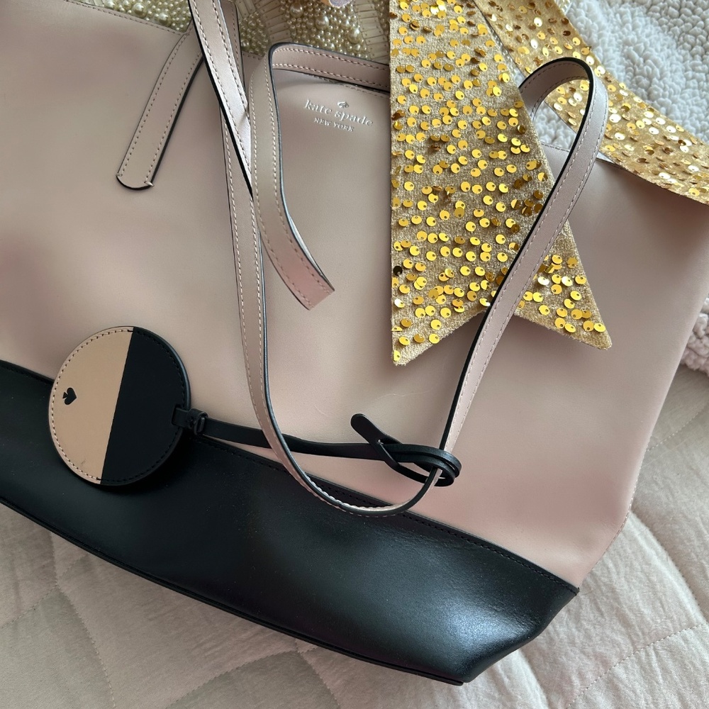 Purses - Picture 3 of 10